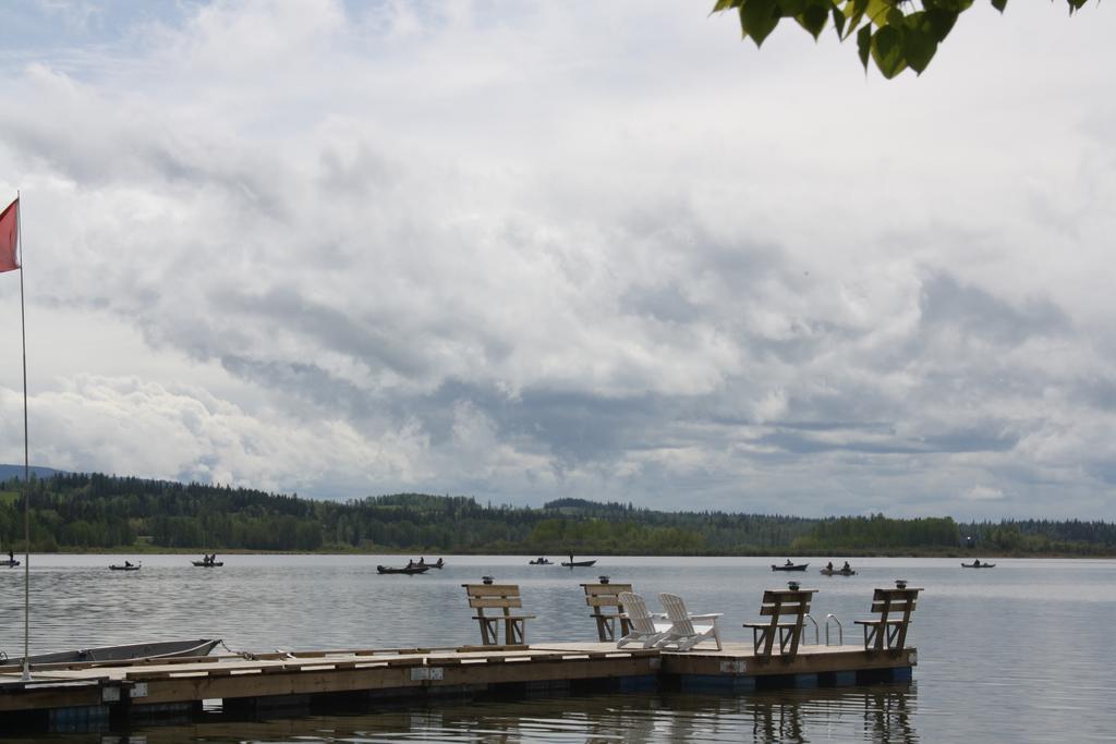 Robert'S Roost Rv Park Resort Quesnel Bagian luar foto