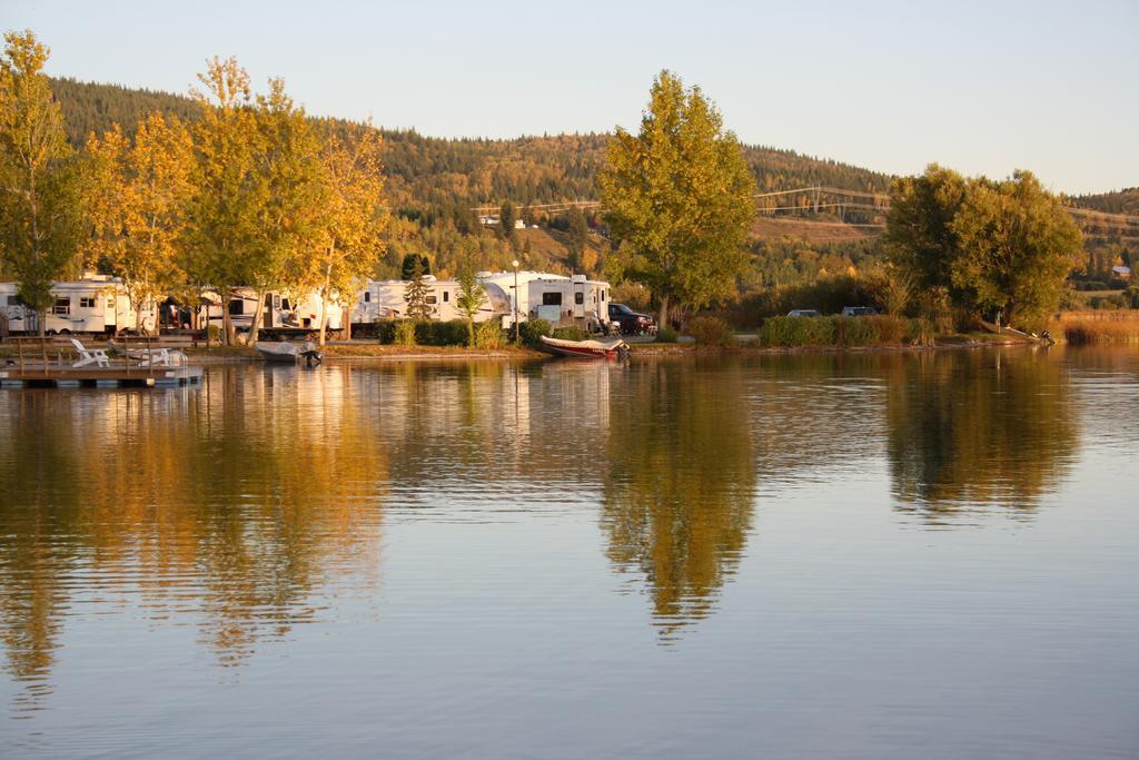 Robert'S Roost Rv Park Resort Quesnel Bagian luar foto