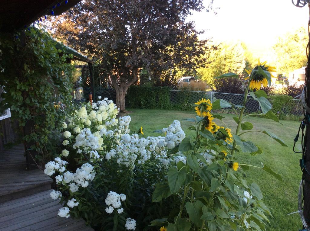 Robert'S Roost Rv Park Resort Quesnel Bagian luar foto