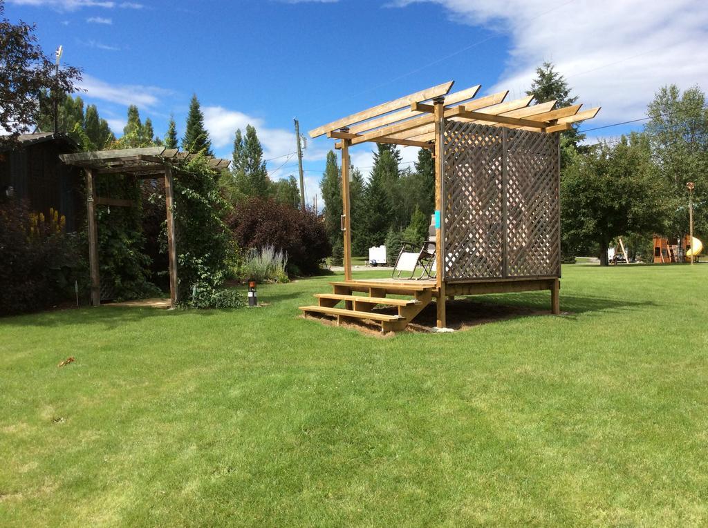 Robert'S Roost Rv Park Resort Quesnel Bagian luar foto