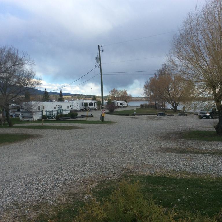 Robert'S Roost Rv Park Resort Quesnel Bagian luar foto